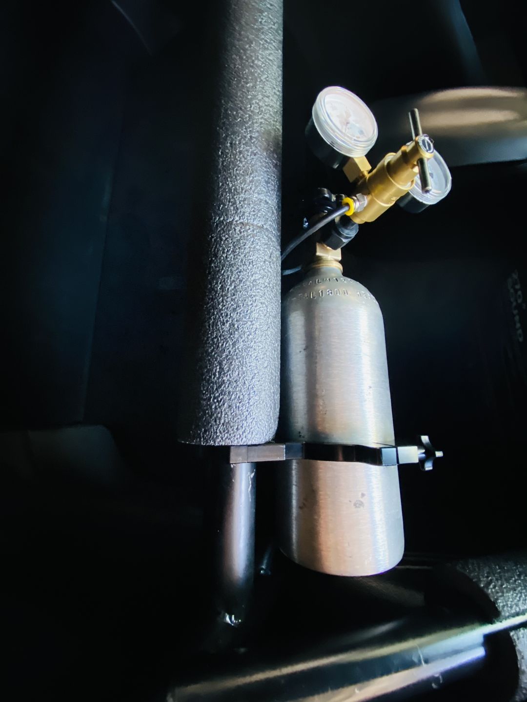Customer photo review of Motion Raceworks Black Anodized 2.5lb CO2 Bottle Bracket (Bottle Not Included) 25-10007