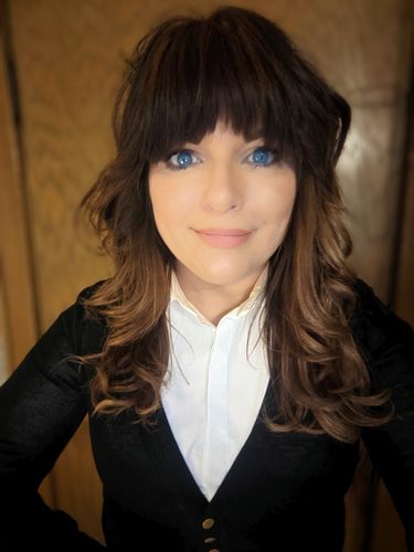 Customer photo review of New York Blue Prescription Contact Lenses