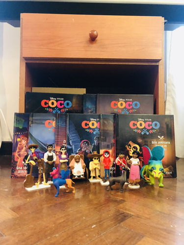 Customer photo review of Colección Completa Coco: 12 figuras + 12 libros