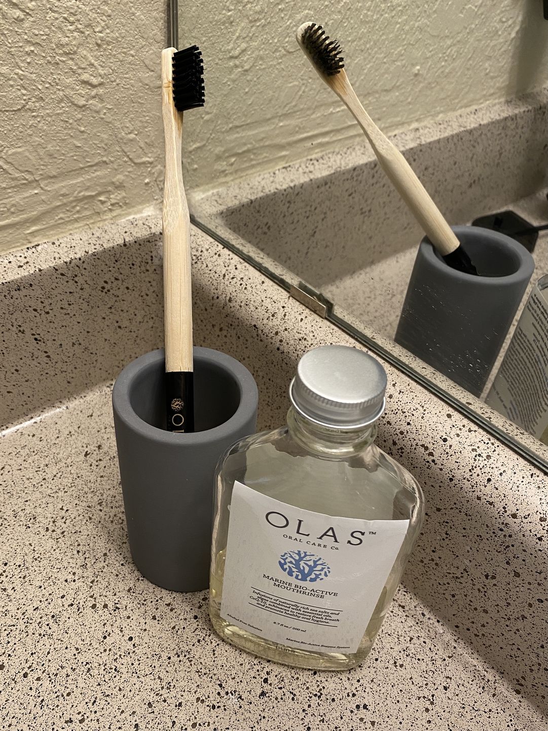 Customer photo review of OLAS Toothbrush Charcoal - Black Handle