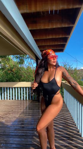 Customer photo review of SUBRIYAH MAILLOT