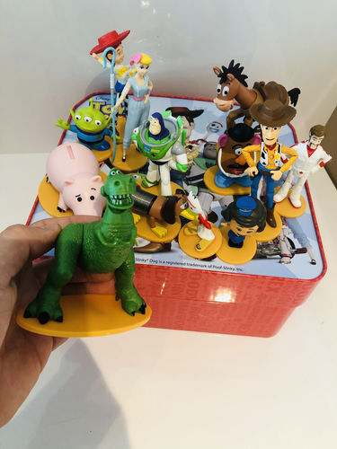 Customer photo review of Colección Completa Toy Story 4: 13 figuras + 13 cuentos + Caja Coleccionadora