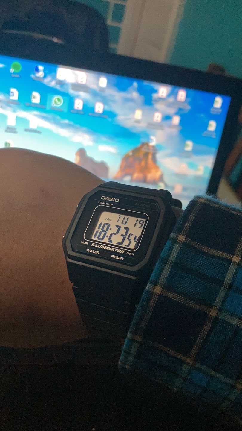 Customer photo review of Reloj Casio Vintage W-217H-1AVDF Classic Líneas Azules