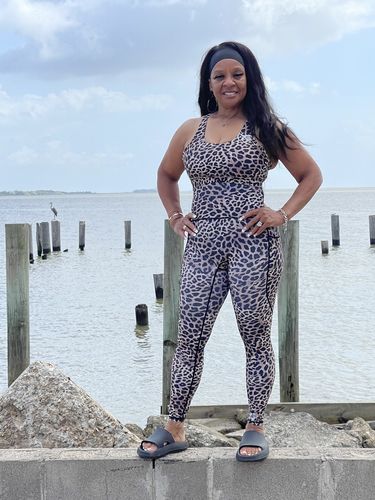 Customer photo review of Tammie Leopard Yoga Set