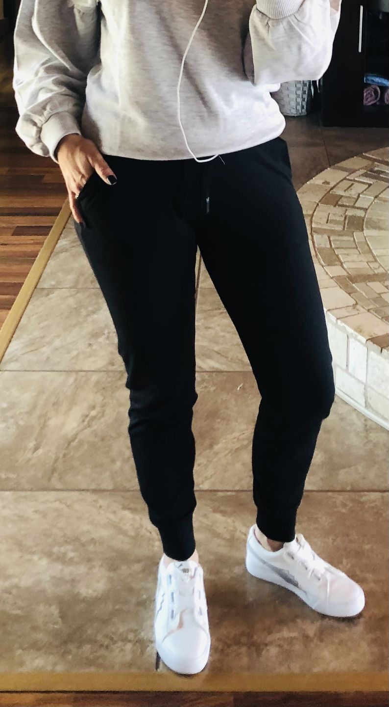 Customer photo review of Form fit Joggers - Black