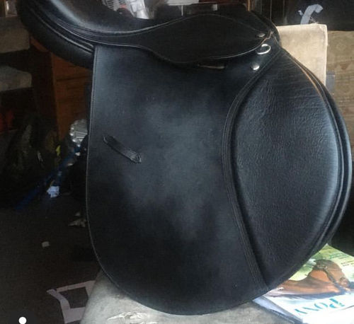 Customer photo review of Clyde's™ Leather Recoloring Balm