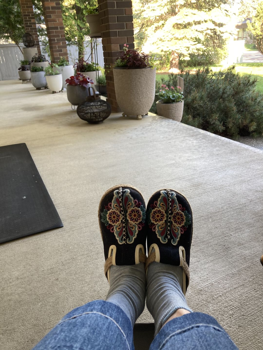 Customer photo review of Women Retro Embroidered Casual Floral Shoes