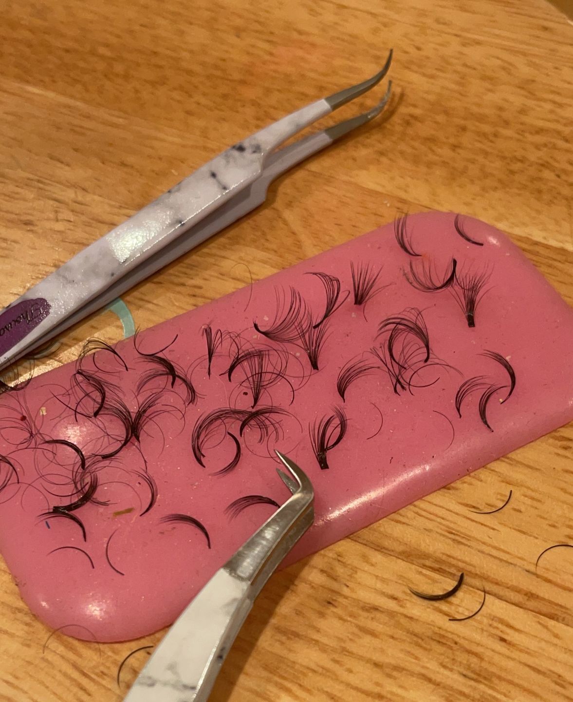 Customer photo review of 0.05 CASHMERE NOIR COLLECTION VOLUME LASHES SINGLE LENGTH 8-18MM