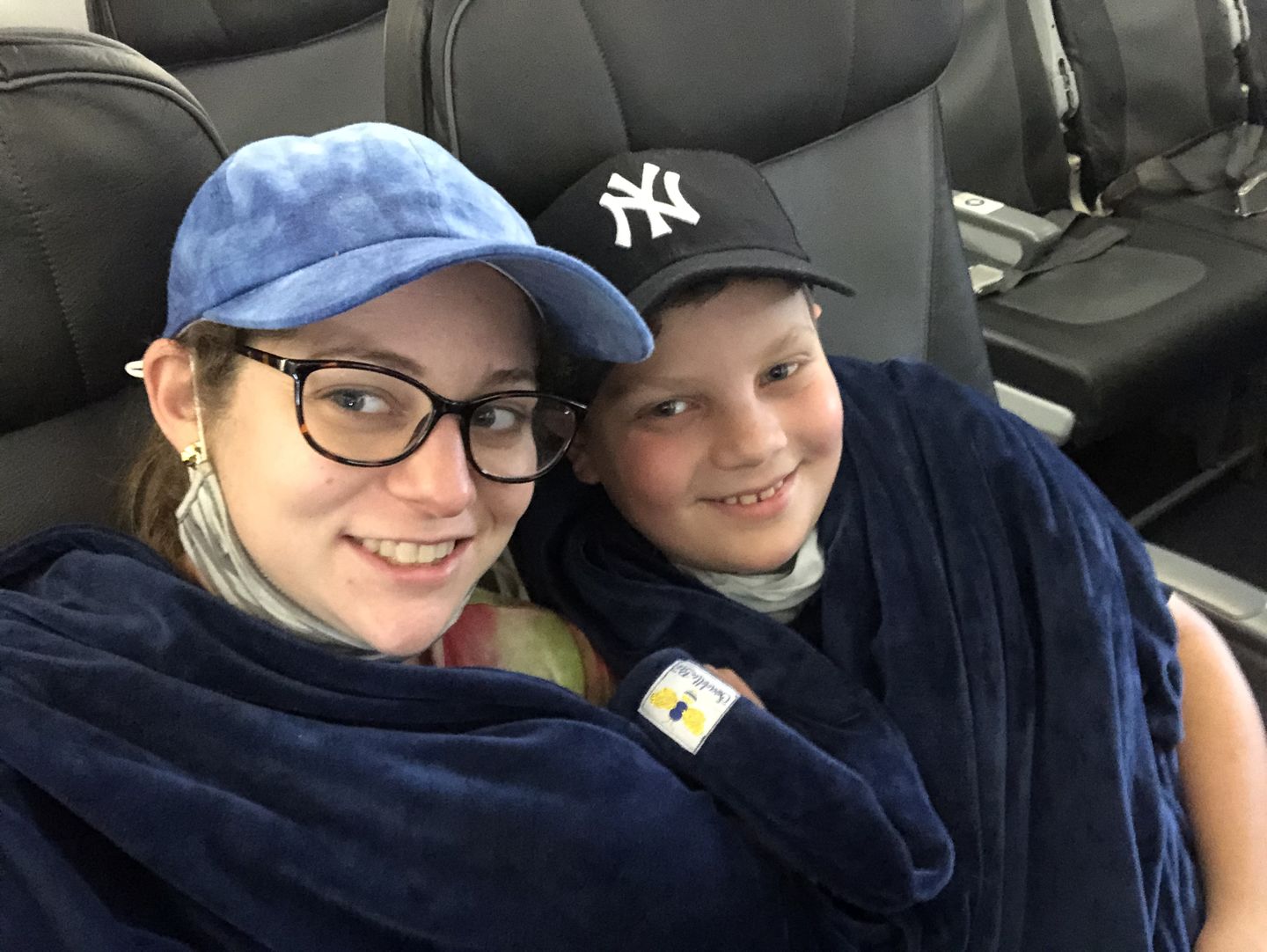Customer photo review of BiggerBee Minky Throw Blanket Solid NAVY