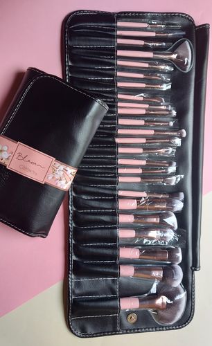 Customer photo review of Juego de 24 Brochas Blossom Beauty Creations - Venta al por mayor Pack 4PZS (B24LP)