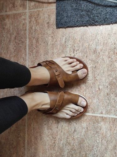 Customer photo review of Women's Orthotics Leather Sandals