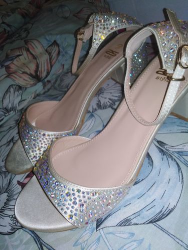 Customer photo review of Golden Color Fancy Sandal FN4335
