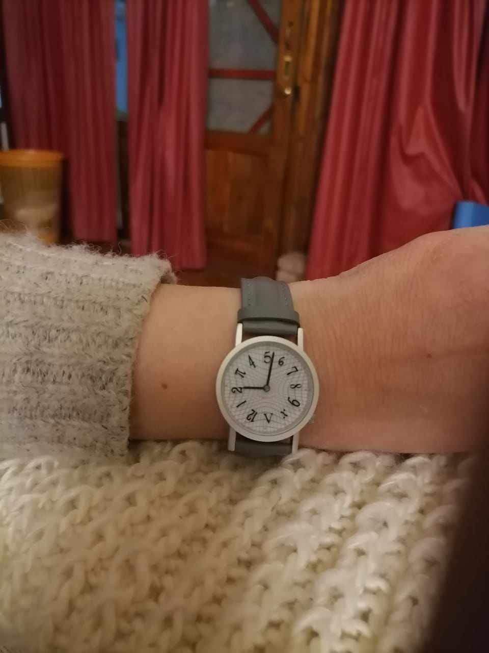 Customer photo review of Reloj Análogo Philosophers Guild Relatividad de Einstein 33 mm