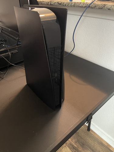 Customer photo review of PS5 Matte Black Middle Skin