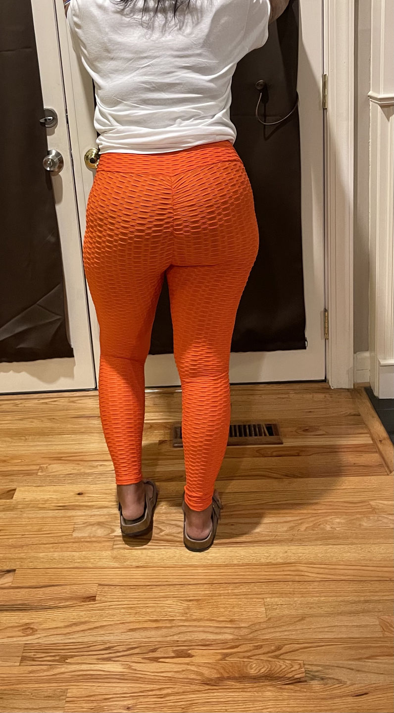 Customer photo review of Anti-Cellulite High Waisted Textured Leggings