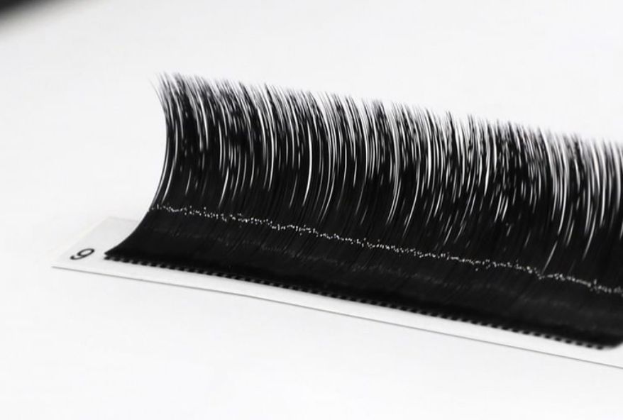 Customer photo review of 0.05 CASHMERE NOIR COLLECTION VOLUME LASHES SINGLE LENGTH 8-18MM