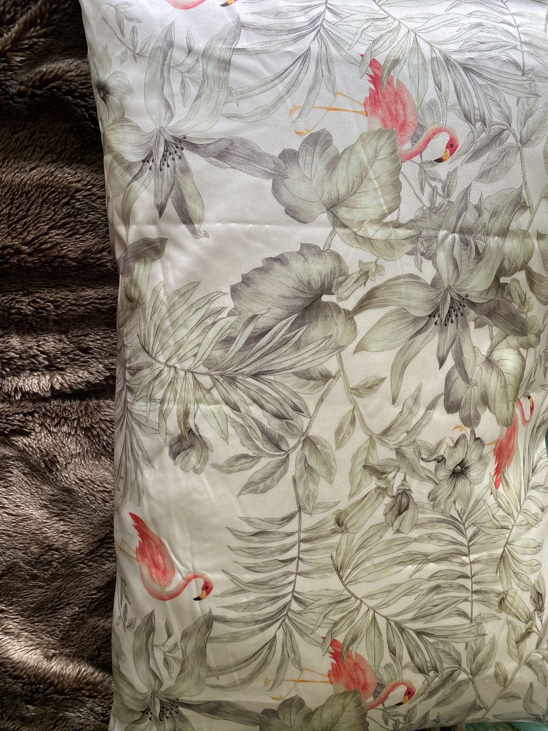 Customer photo review of Flamingos Pure Silk Pillowcase
