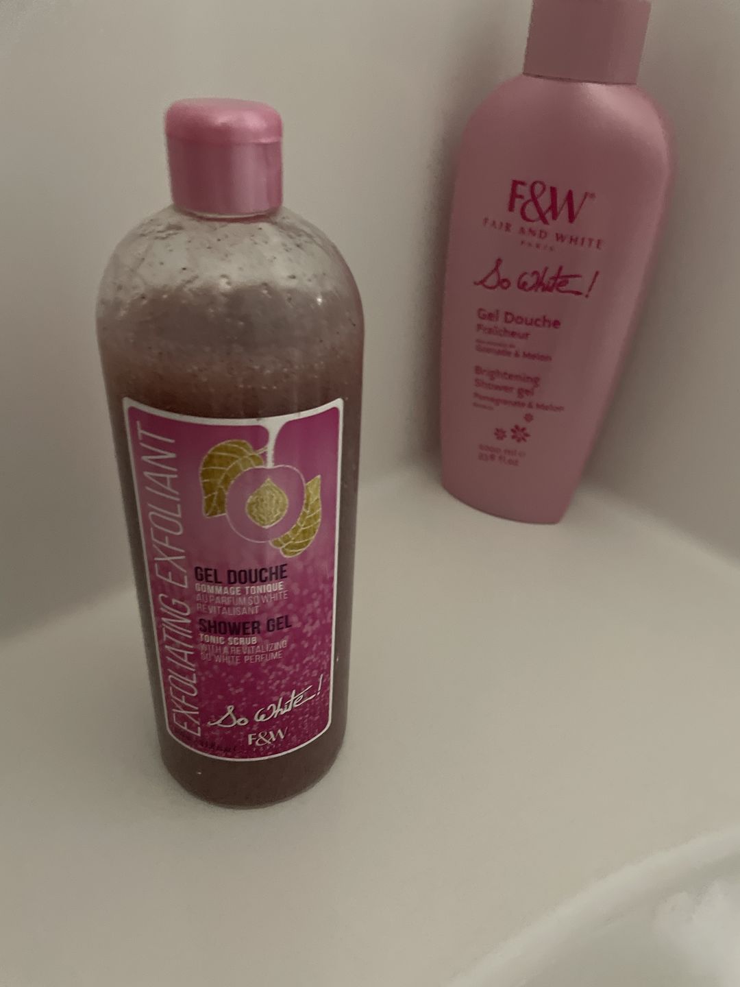 Customer photo review of Fair and White So White! Exfoliating Shower Tonic Scrub 940ml / 31.78 fl oz