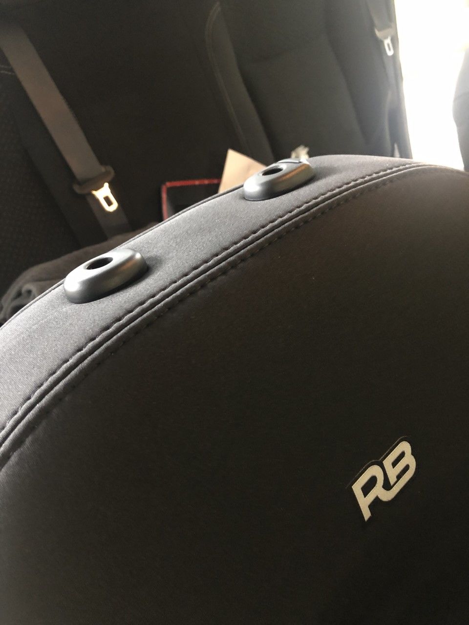 Customer photo review of Nissan Navara NP300 Series 3 & 4 Neoprene 2x Front Seat Covers (In Stock)