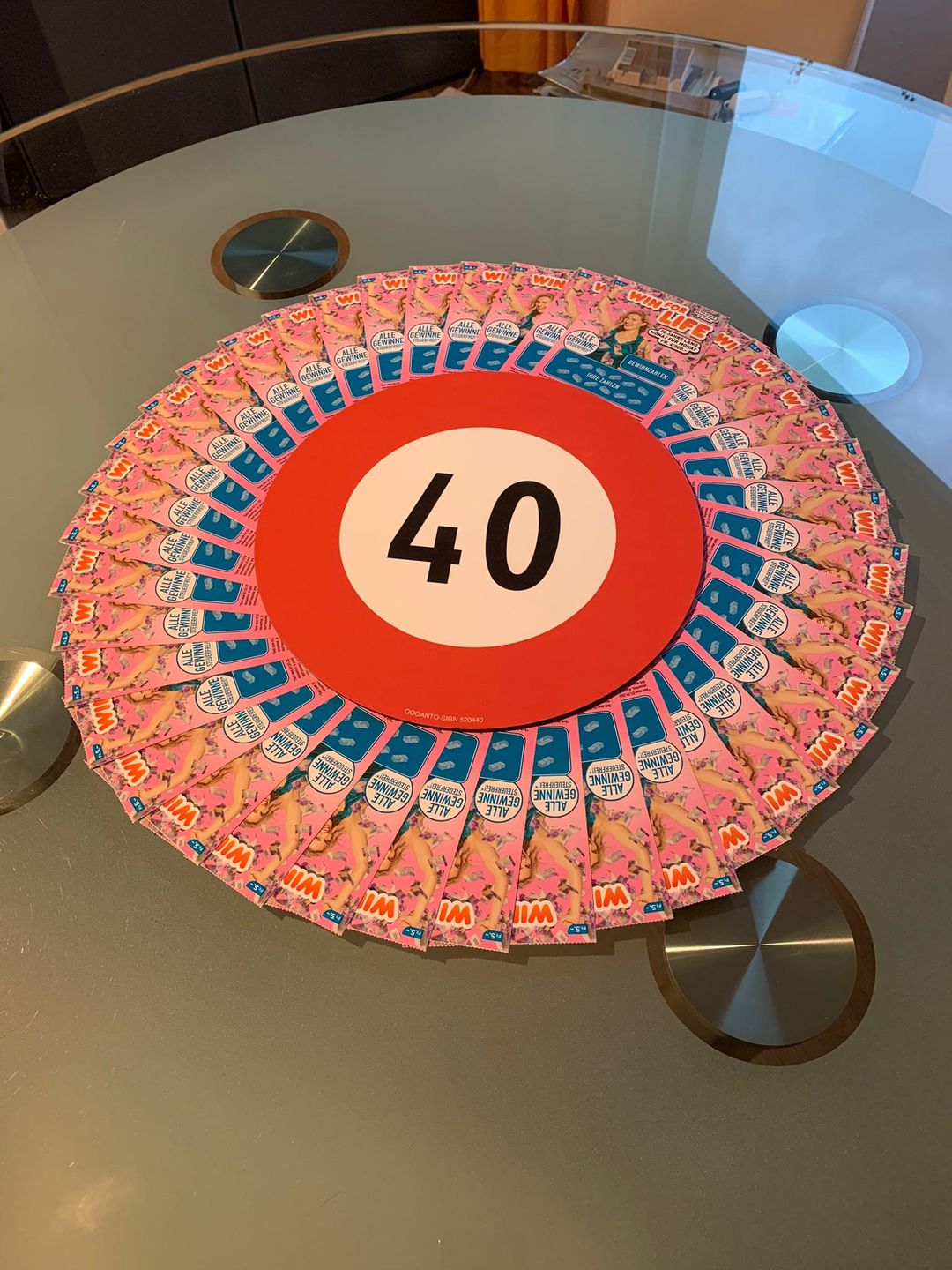 Customer photo review of 40 Höchstgeschwindigkeit Verkehrsschild oder Aufkleber aus Alu-Verbund oder Selbstklebefolie mit UV-Schutz