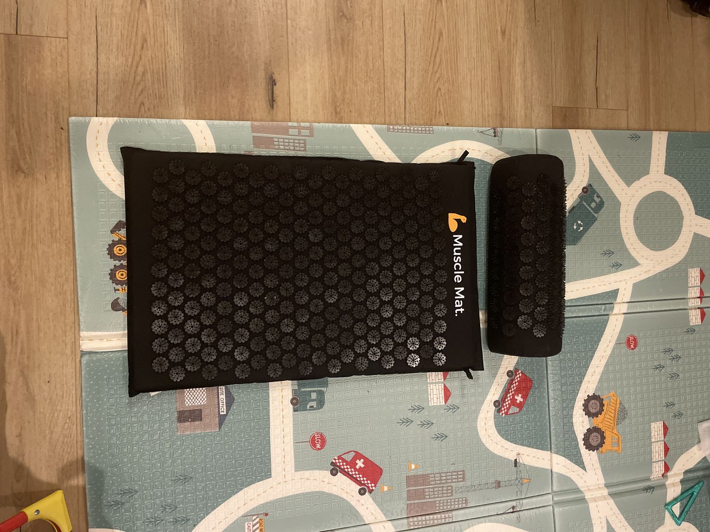 Customer photo review of Muscle Mat Luxury Acupressure Mat With Pillow