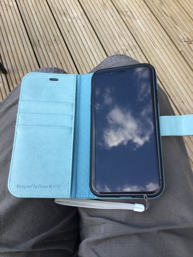 Customer photo review of Apple iPhone XR 64GB Unlocked Blue Refurbished Good