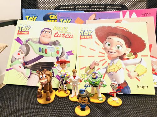 Customer photo review of Colección "Aventura Toy Story 4": 6 figuras + 6 cuentos