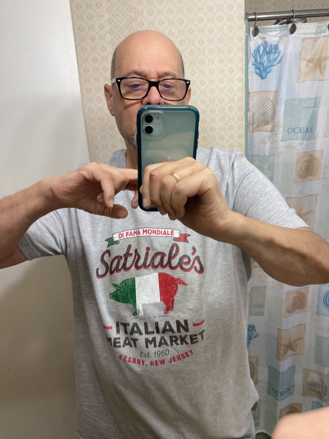 Customer photo review of Di Fama Mondiale Satriale's Men's/Unisex Super Soft Tee