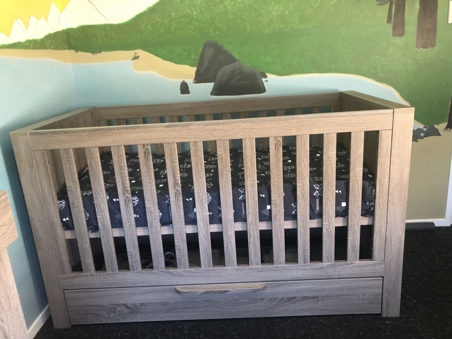 Customer photo review of Mamas and Papas Franklin Cotbed with Toddler Bed Conversion Kit - Oak