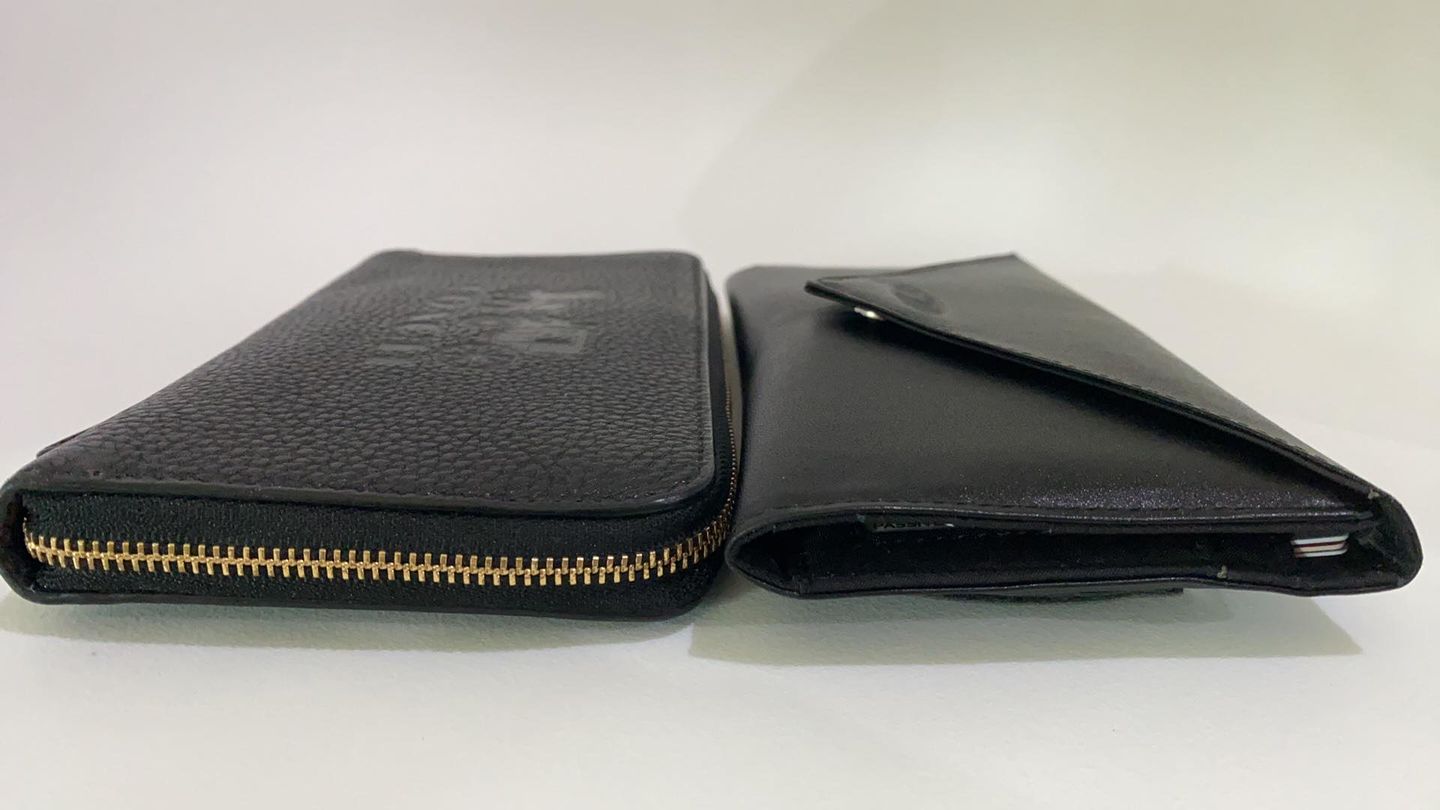 Customer photo review of Leather Slimvelope Black