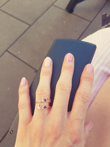 Customer photo review of LOANYA Ring mit zwei personalisierten Namen