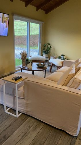 Customer photo review of Mesa lateral Piscolero BLANCA
