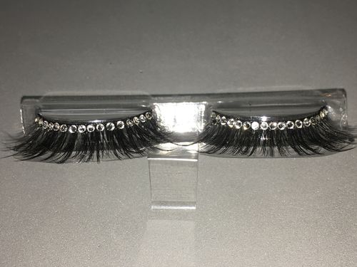 Customer photo review of 1DotNotalot Craft Glue for Rhinestones