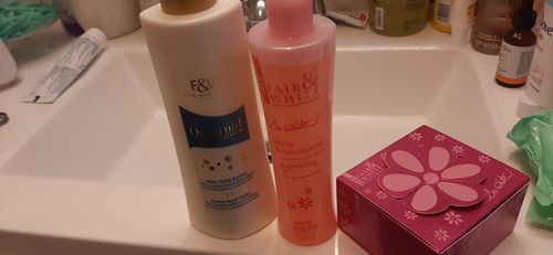Customer photo review of Fair and White Glutathion Extra Maxi Tone Lotion / 11.83 fl oz