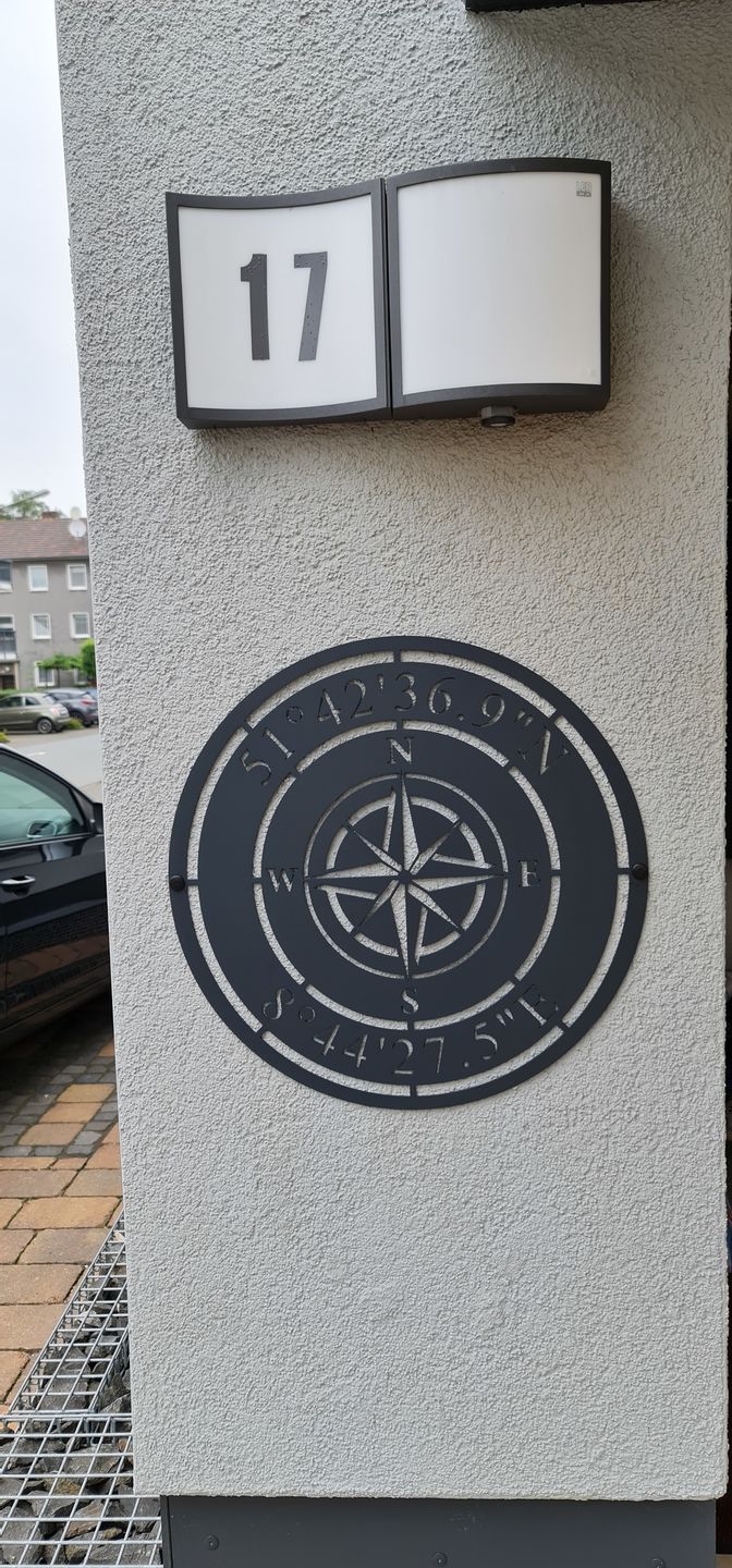 Customer photo review of Wanddekoration Kompass mit Koordinaten für Innen-und Außenbereich-personalisierbar