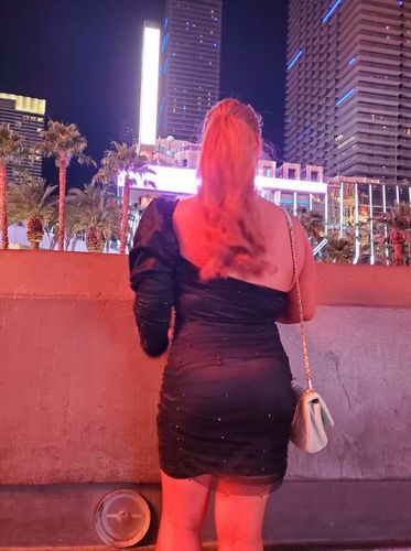 Customer photo review of Missord Mock Neck Damask Sequin Bodycon Dress FT8793