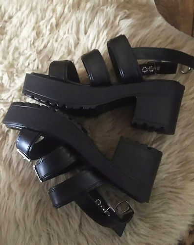 Customer photo review of Pocket Money Buckle Sandals