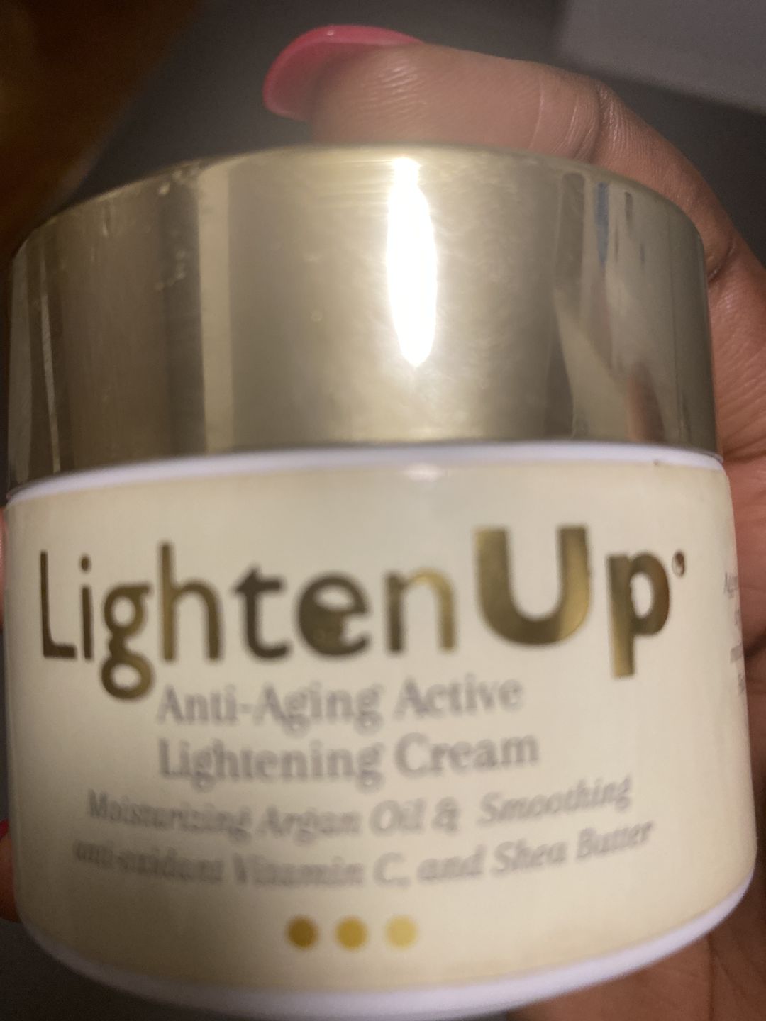 Customer photo review of Omic LightenUp Anti-Aging Lightening Cream - 100ml