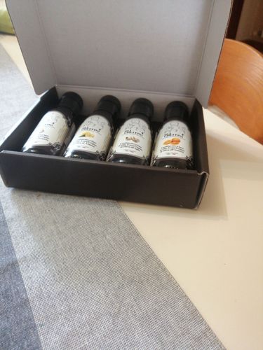 Customer photo review of 4 LATTE DA 3 LITRI OLIO EXTRAVERGINE CIAVATTA