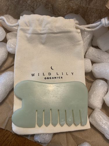 Customer photo review of Jade Comb: Face & Body Gua Sha