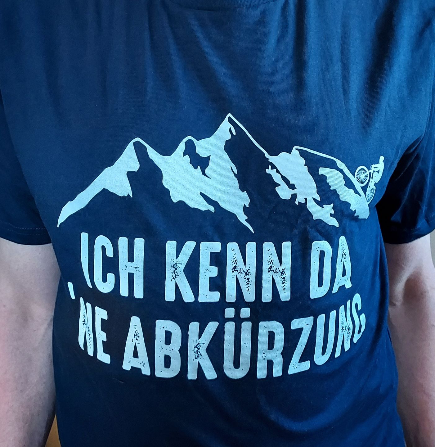 Customer photo review of Ich kenn da 'ne Abkürzung Mountainbike - Herren Premium Organic Shirt
