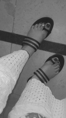 Customer photo review of Black Color Casual Chappals CL0687