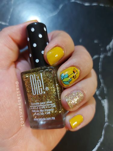 Customer photo review of Esmalte de Uñas Olé! Dorado Fantasía, 13 ml
