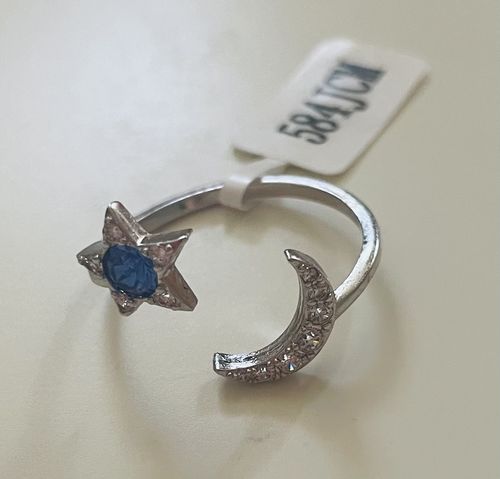 Customer photo review of Sapphire Candle - Sapphire Jewelry Collection Made With Crystals From Swarovski®