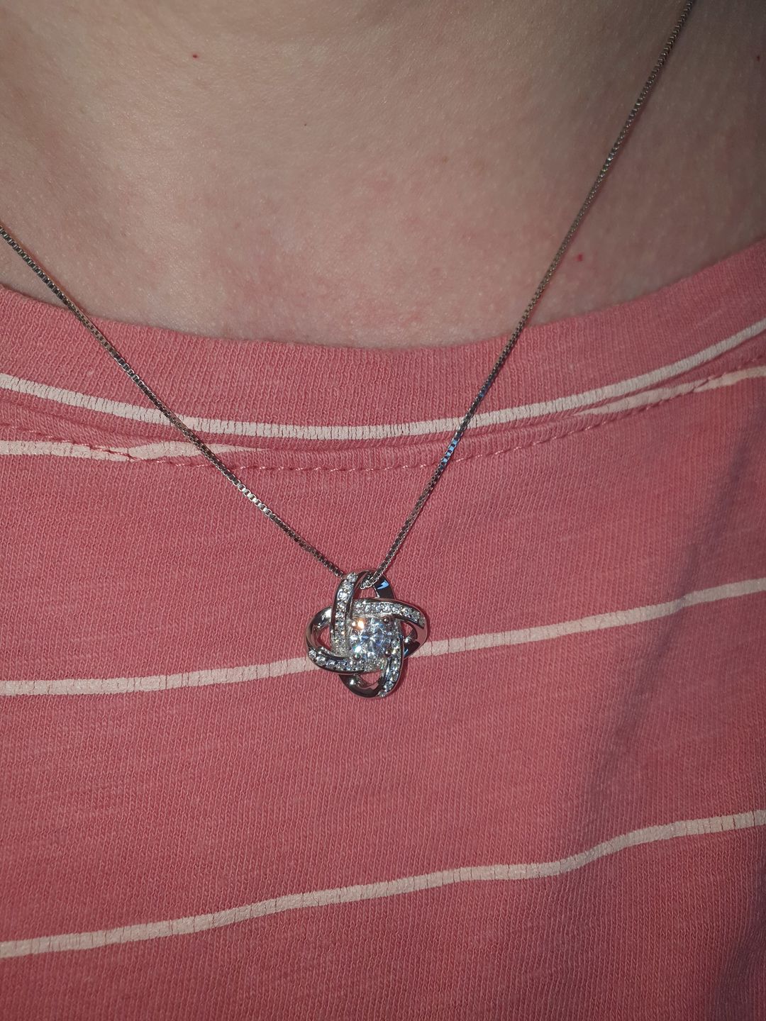 Customer photo review of "To my Soulmate" - Silver Love knot necklace