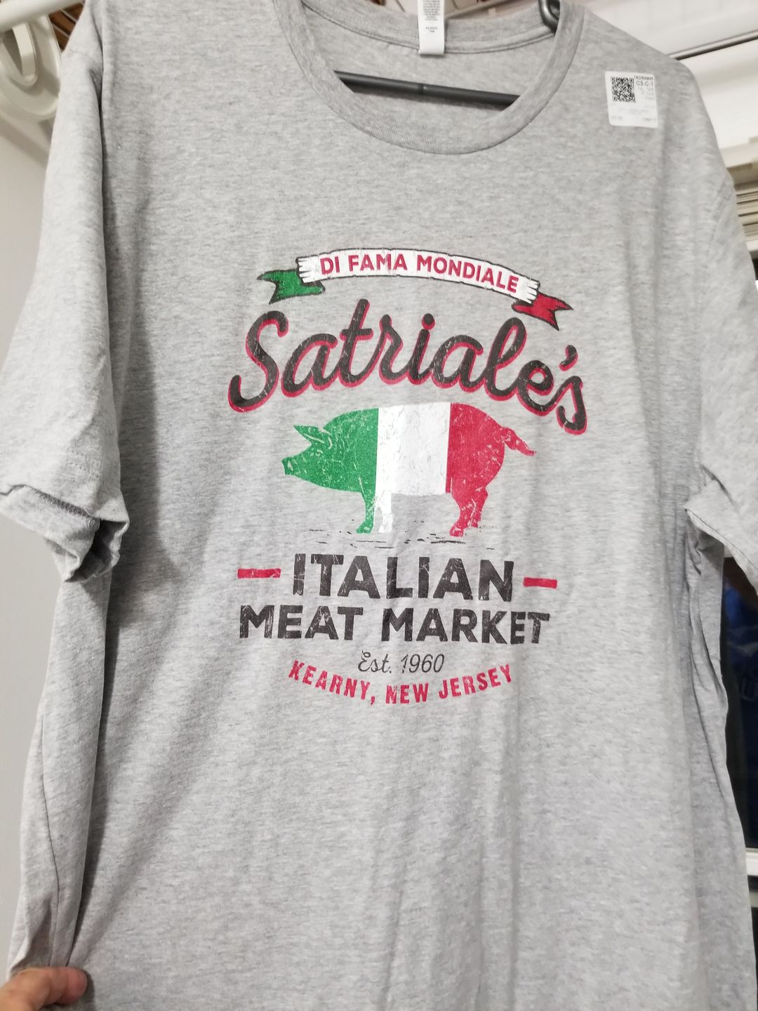 Customer photo review of Di Fama Mondiale Satriale's Men's/Unisex Super Soft Tee