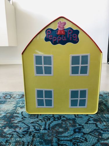 Customer photo review of Colección Completa Peppa Pig: 12 Figuras + 12 Libros + Caja coleccionadora