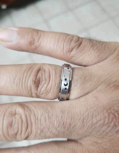 Customer photo review of Vespani Spinning Anxiety Ring