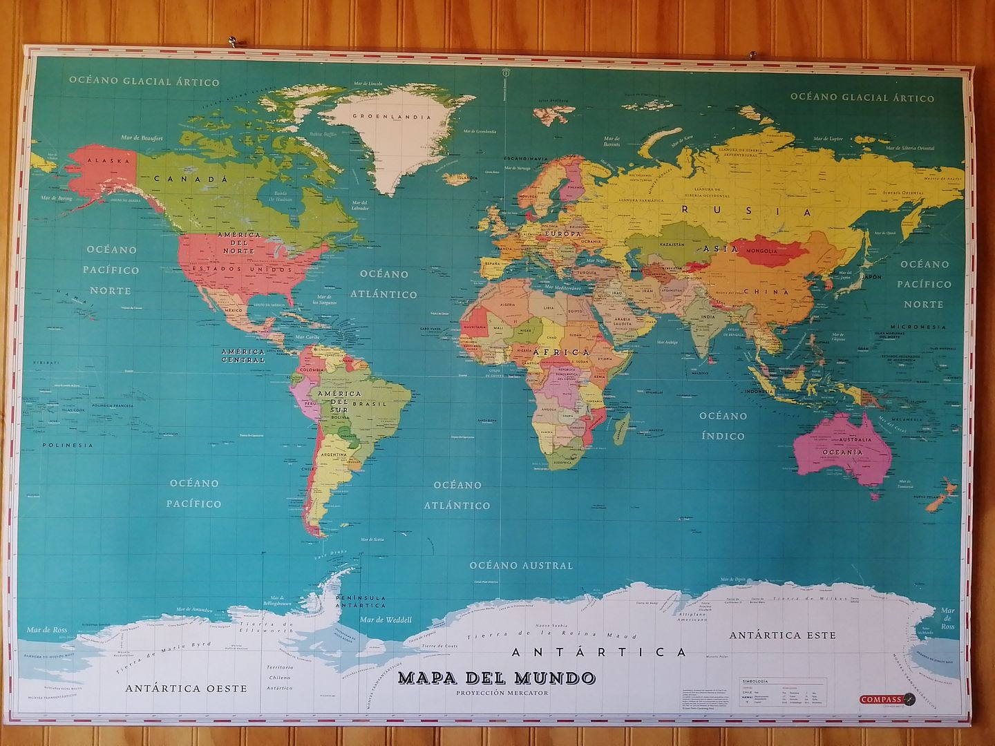 Customer photo review of Mapa del Mundo Político y Geográfico 2021 - Lámina