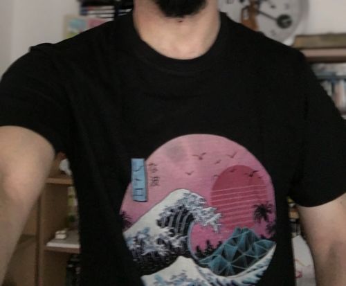 Customer photo review of Tee Shirt Imprimé Japonais The Great Retro Wave
